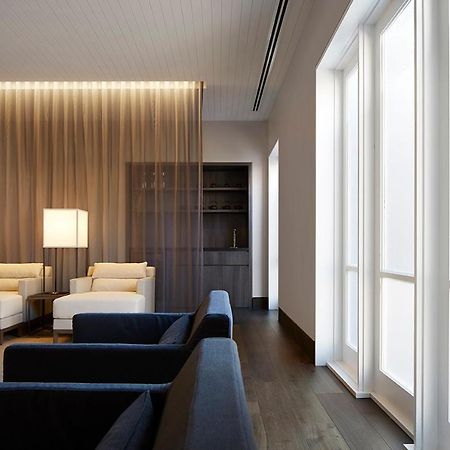 ホテル レルム キャンベラ エクステリア 写真 The interior of the 100 East 53rd Street penthouse