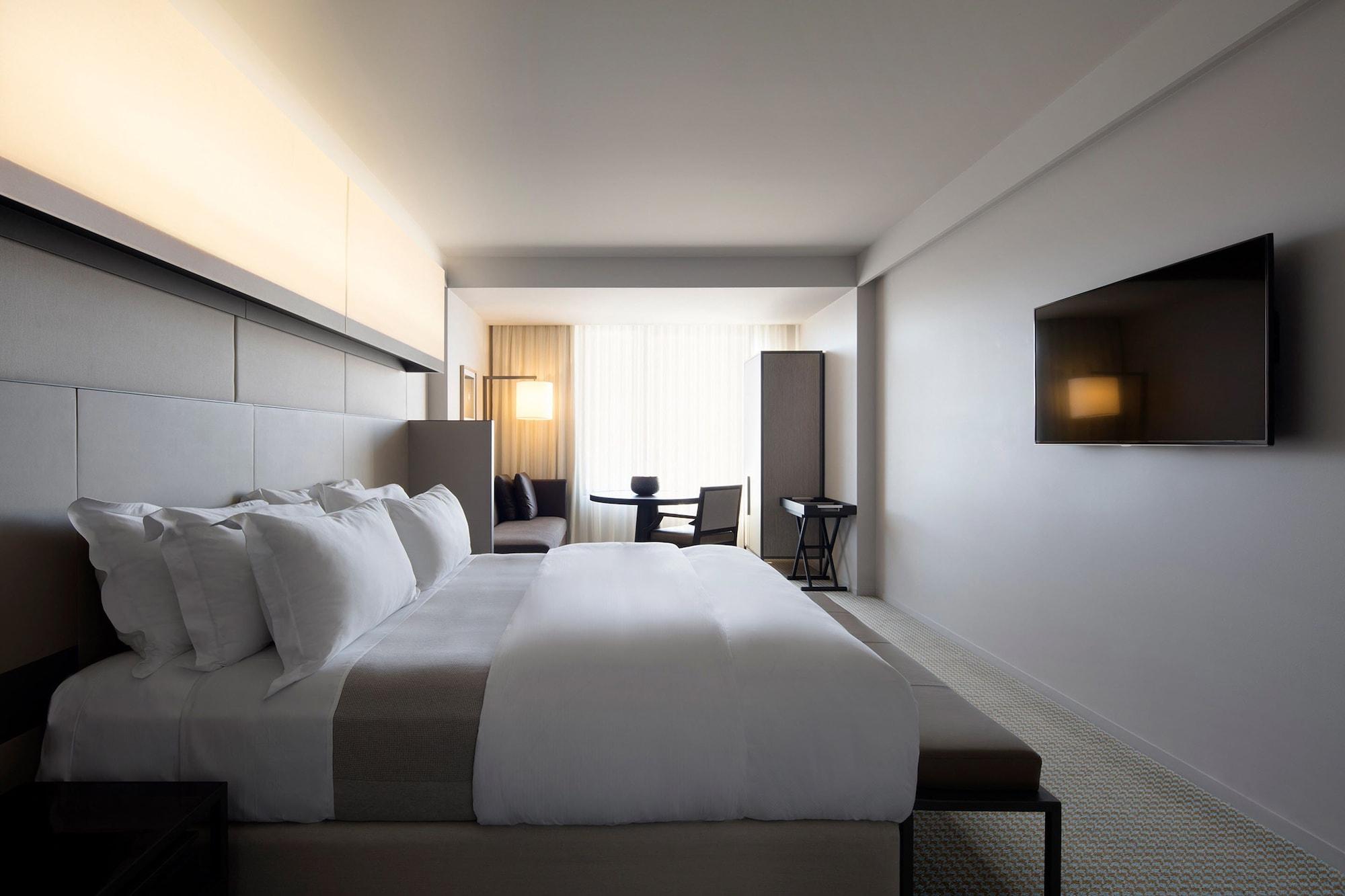 ホテル レルム キャンベラ エクステリア 写真 A room at the hotel