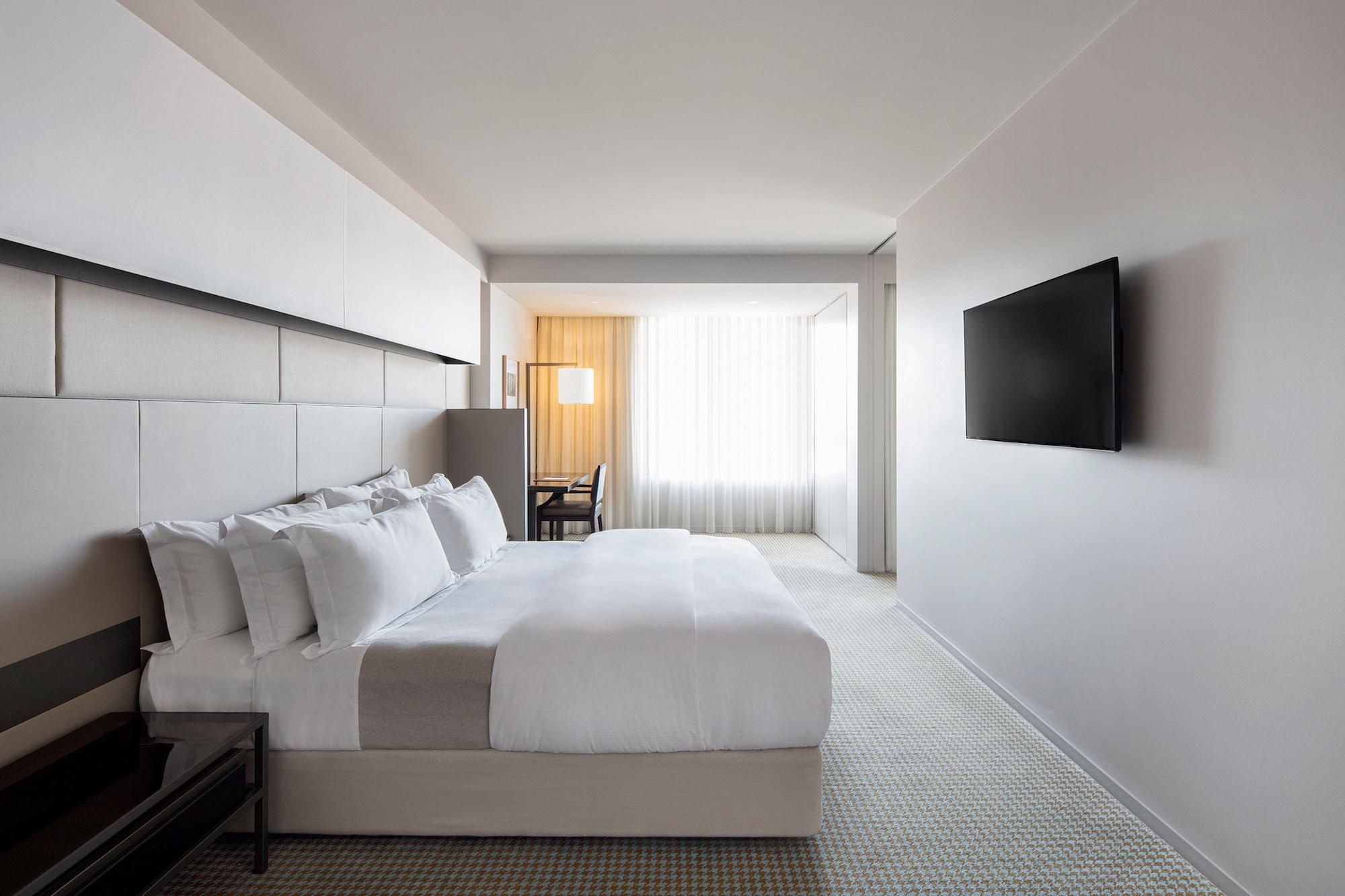 ホテル レルム キャンベラ エクステリア 写真 A room at the hotel