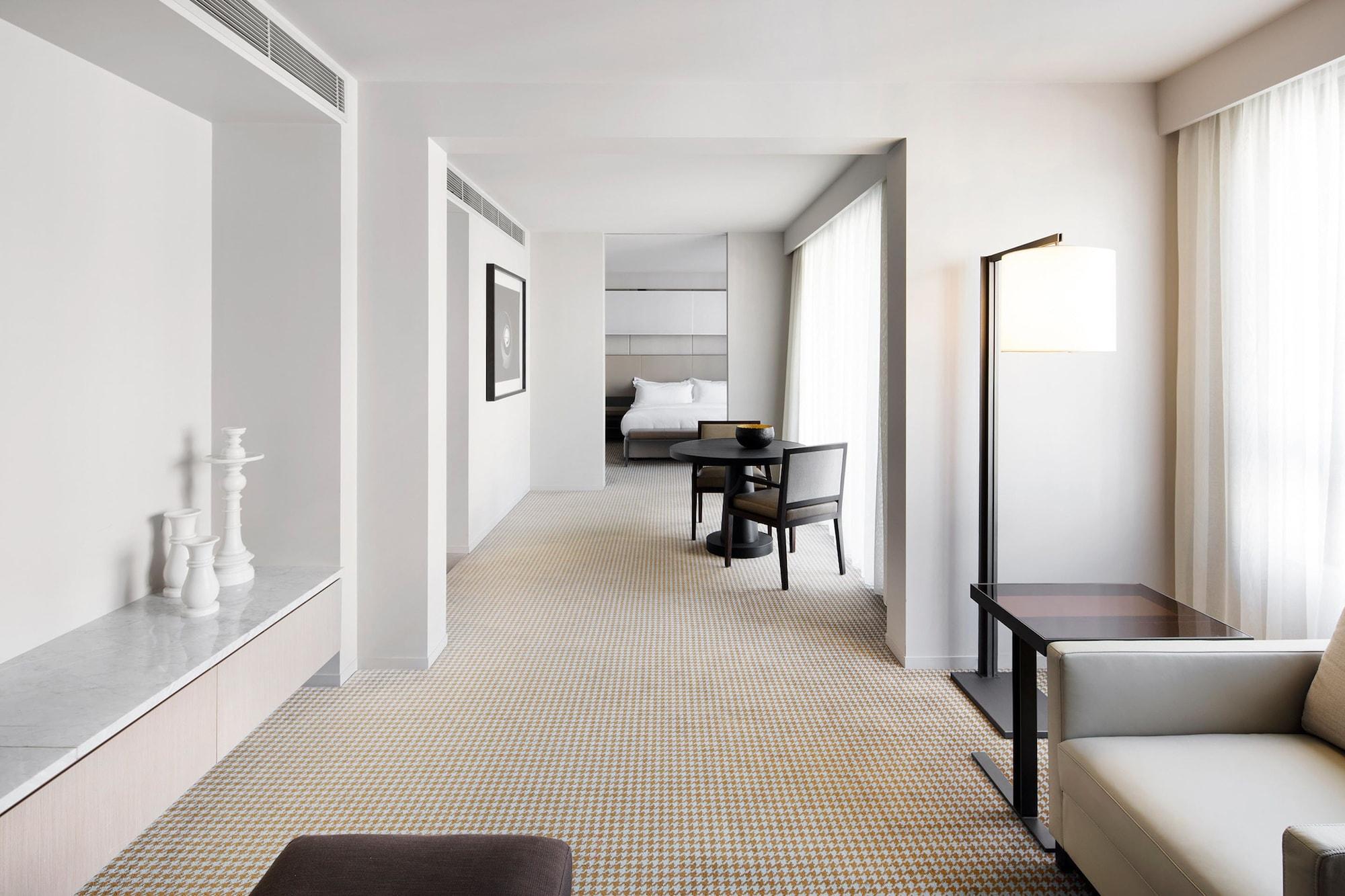 ホテル レルム キャンベラ エクステリア 写真 A suite at The Standard East Village