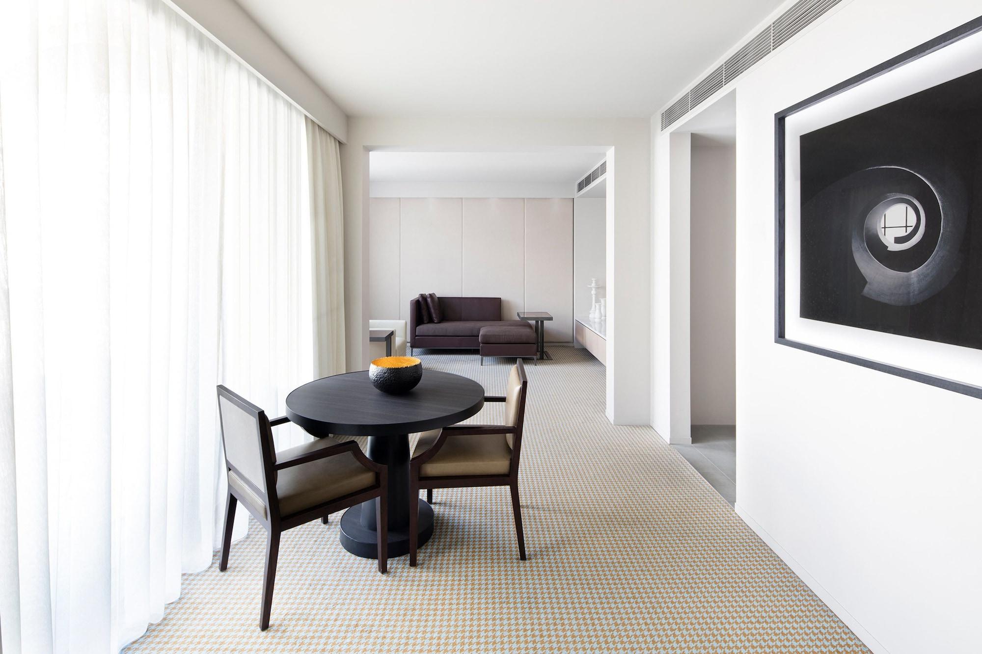 ホテル レルム キャンベラ エクステリア 写真 A suite at The Standard East Village