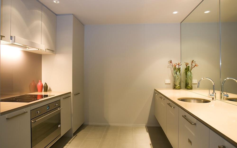 ホテル レルム キャンベラ エクステリア 写真 A kitchen in a typical apartment
