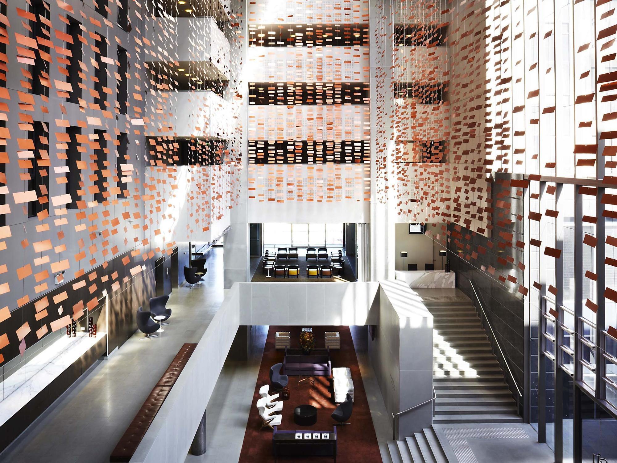 ホテル レルム キャンベラ インテリア 写真 Interior of the building