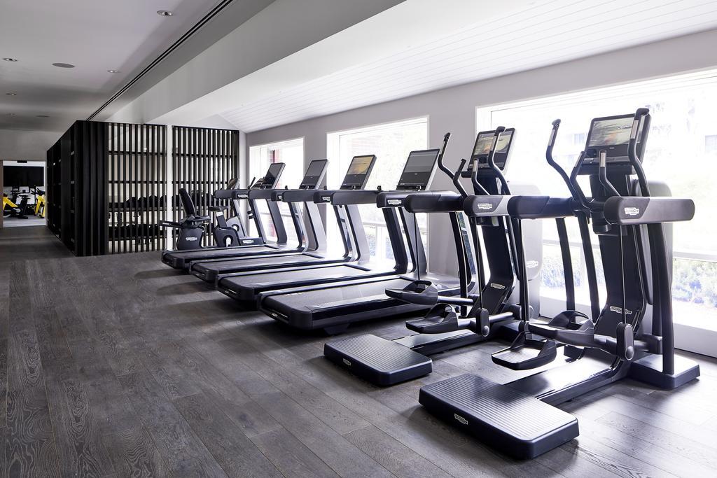 ホテル レルム キャンベラ エクステリア 写真 The gym at The Standard East Village