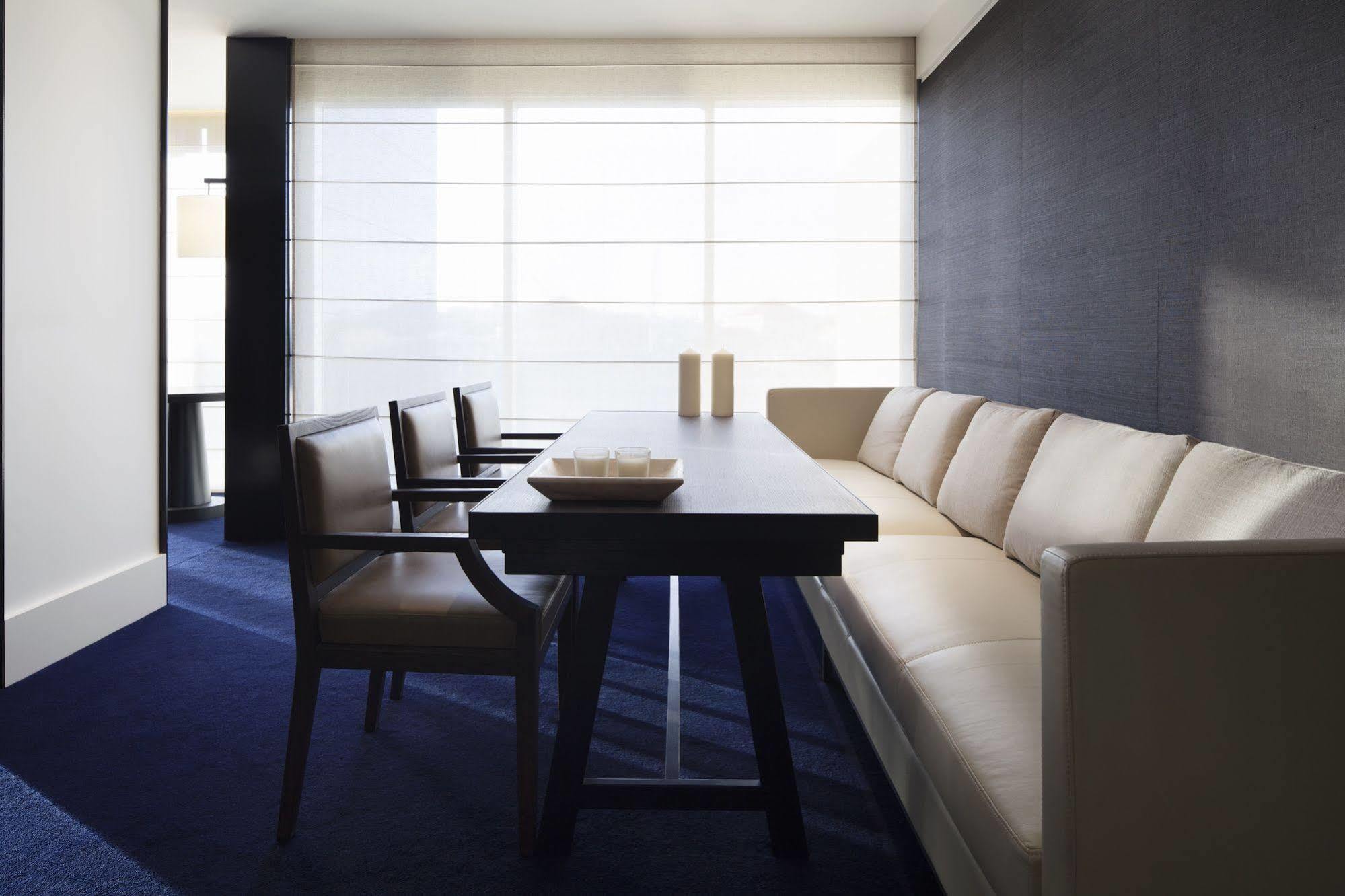 ホテル レルム キャンベラ エクステリア 写真 A meeting room at the London InterContinental