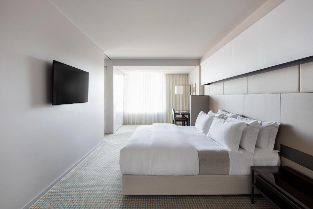 ホテル レルム キャンベラ エクステリア 写真 A room at the hotel