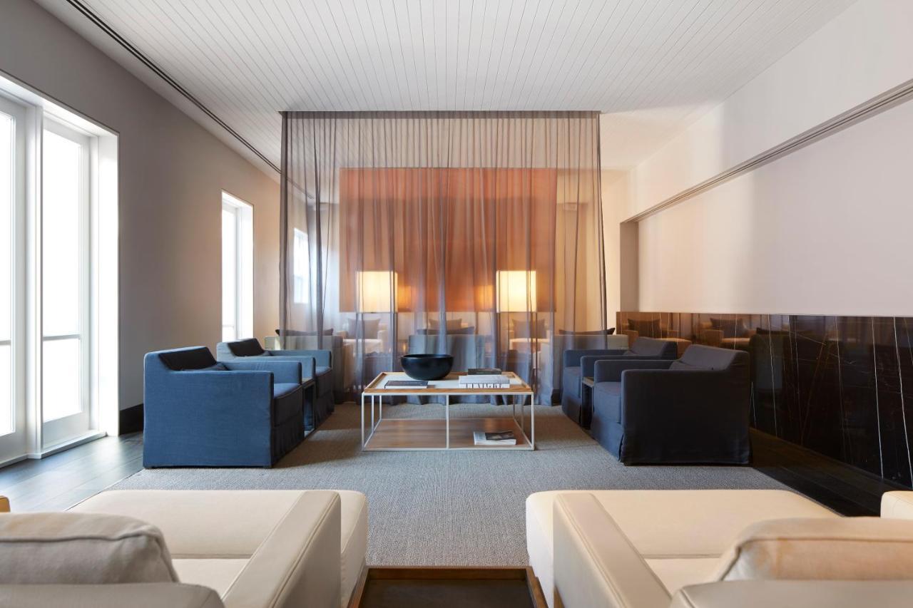 ホテル レルム キャンベラ エクステリア 写真 The lounge at the airport