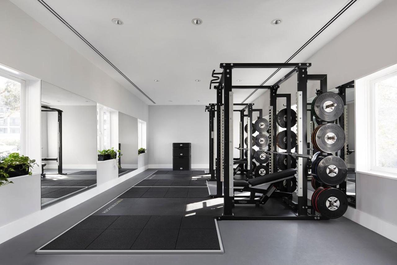 ホテル レルム キャンベラ エクステリア 写真 The gym at The Dorchester