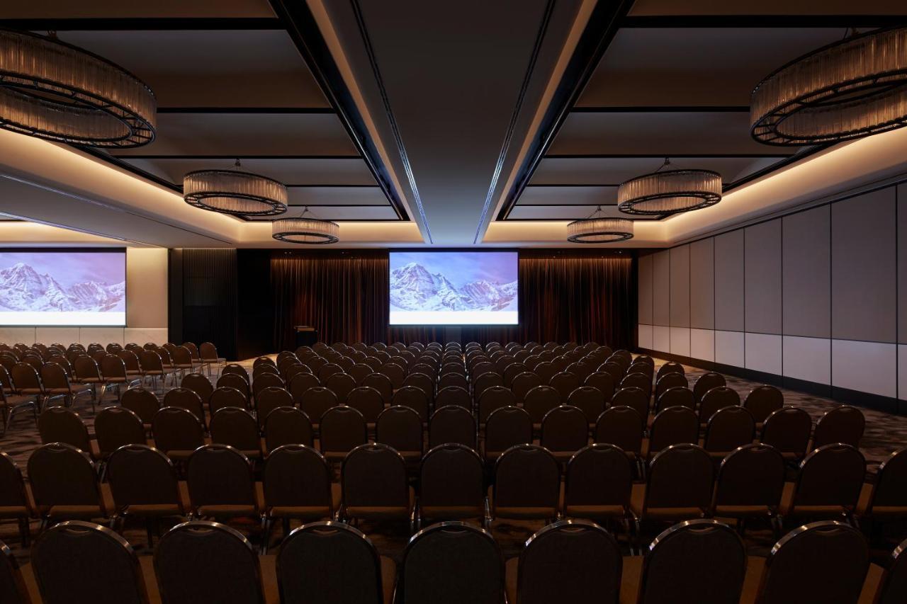 ホテル レルム キャンベラ エクステリア 写真 3D rendering of a conference room