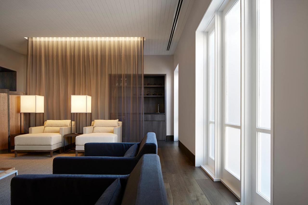 ホテル レルム キャンベラ エクステリア 写真 The interior of the 100 East 53rd Street penthouse